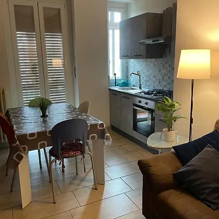 H&r's Guest house
